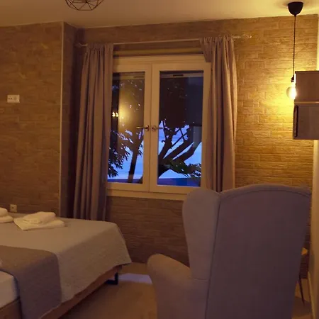 Casa de Férias Genevieve Sea House - By The Sea ....on The Beach. *