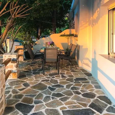 Casa de Férias Genevieve Sea House - By The Sea ....on The Beach.