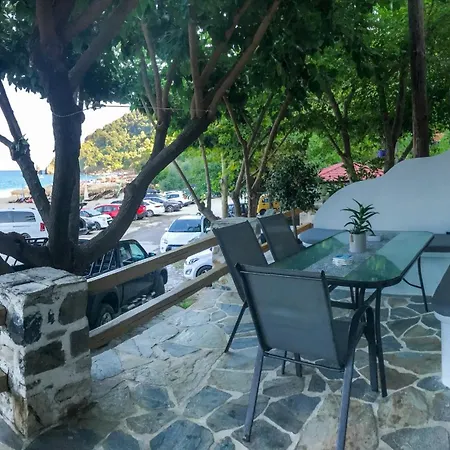 Genevieve Sea House - By The Sea ....on The Beach. * Agioi Saranta