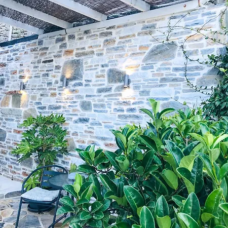 Genevieve Sea House - By The Sea ....on The Beach. * Agioi Saranta