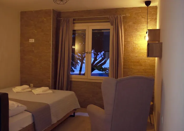 Vakantiehuis Genevieve Sea House - By The Sea ....on The Beach. *