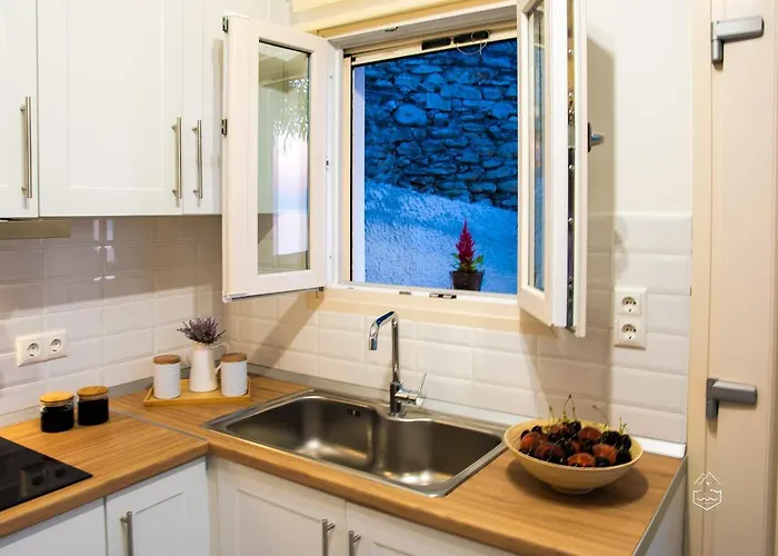 Vakantiehuis Genevieve Sea House - By The Sea ....on The Beach.