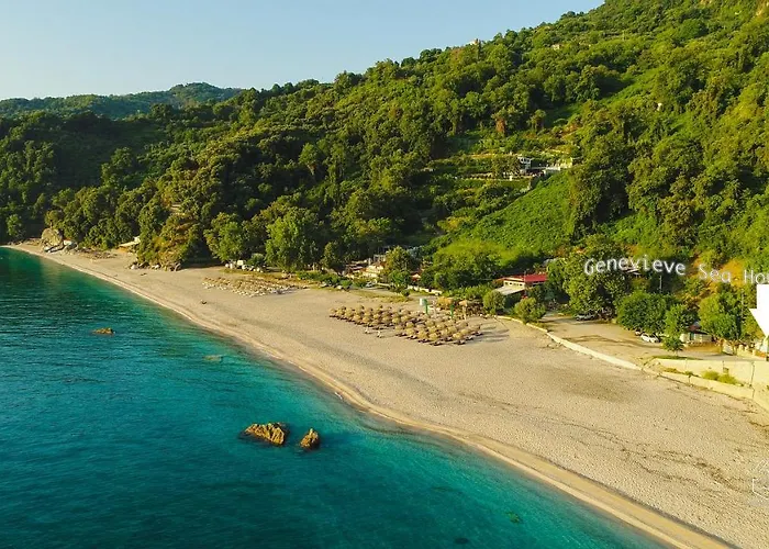 Vakantiehuis Genevieve Sea House - By The Sea ....on The Beach. *