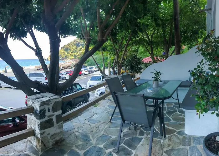 Genevieve Sea House - By The Sea ....on The Beach. * Agioi Saranta